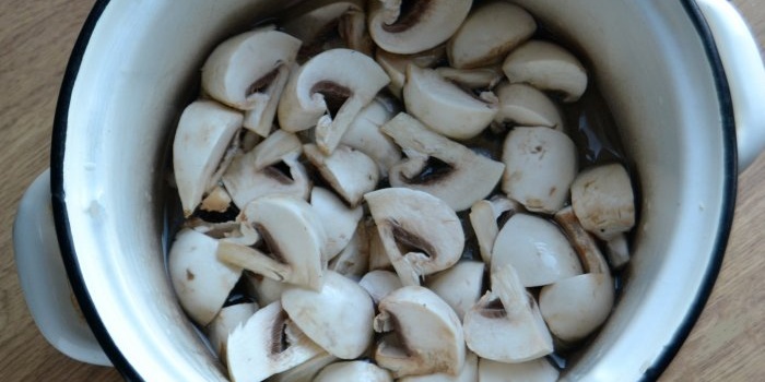 De délicieux champignons marinés croustillants en 2 heures