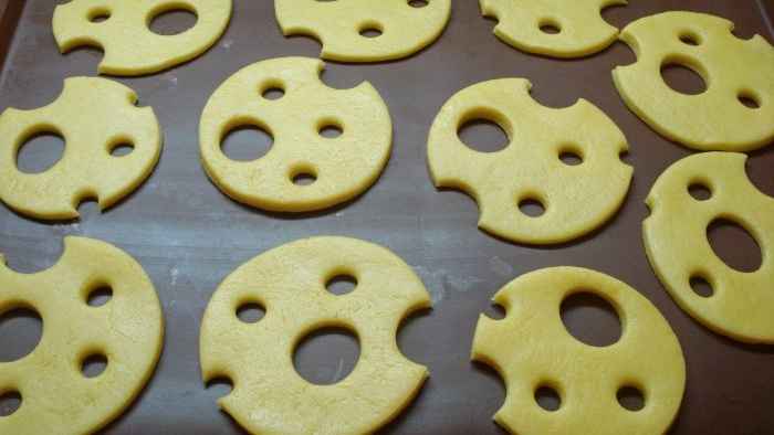 New Year's cheese for the mouse - cookies that will bring good luck in the new year