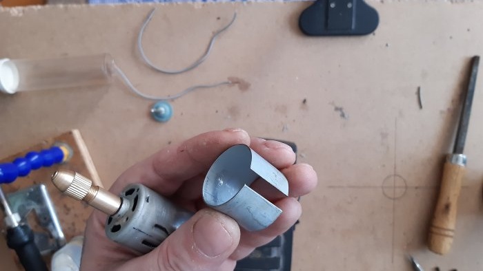Πώς να φτιάξετε μια ηλεκτρική ξύστρα μαχαιριών