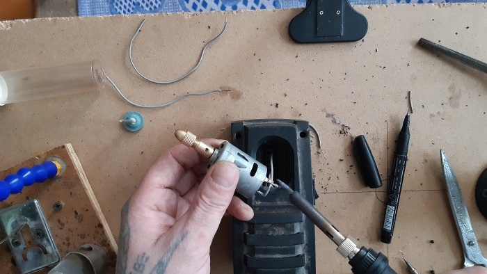 Kako napraviti električni oštrač za noževe