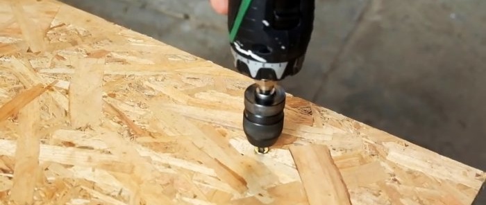 Hoe maak je een machine voor het zagen van brandhout van een elektrische kettingzaag