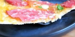 Doh nipis adalah rahsia untuk menyempurnakan pizza