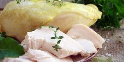 Poitrine de poulet juteuse et rapide au micro-ondes en seulement 15 minutes