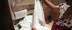 Kaip skalbimo mašinoje skalbti antklodės užvalkalą, kad joje nestrigtų daiktai