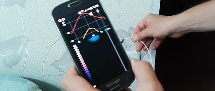 Detector ng nakatagong mga kable mula sa isang smartphone