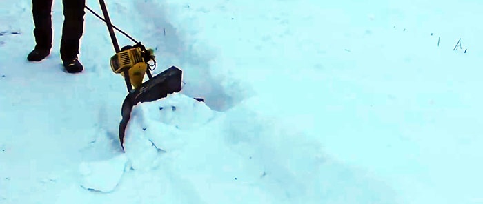 Suflator de zăpadă de la o mașină de tăiat perii