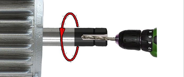 Bir elektrik motoru şaftı torna olmadan düz olarak nasıl delinir?