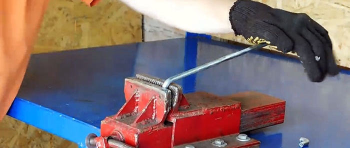 How to make a self-ejector for a car from a regular disk