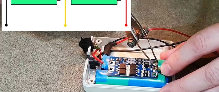 Hogyan készítsünk mini 12 V-os szünetmentes tápegységet egy routerhez