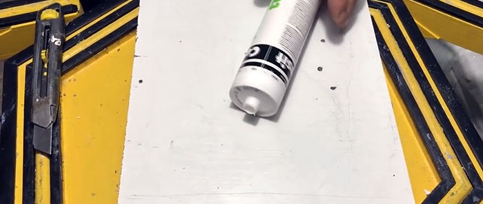 Hoe een bevroren plug uit een buis met kit te verwijderen