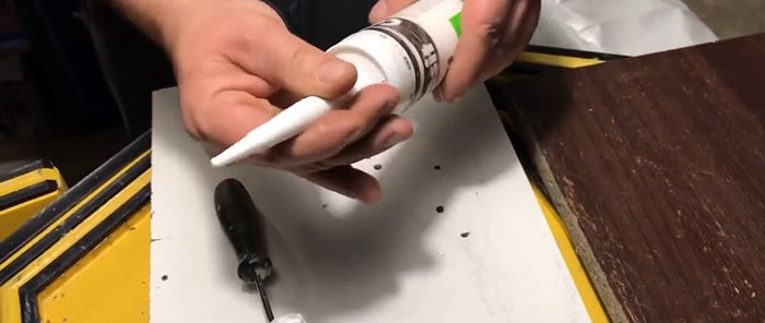 Hvordan fjerne en frossen plugg fra et rør med tetningsmiddel