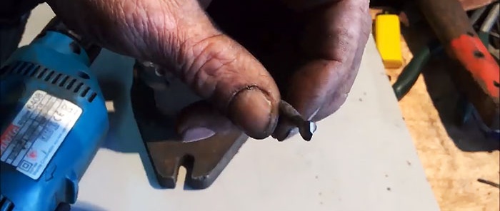 How to make a drill from a bearing for drilling hardened steel