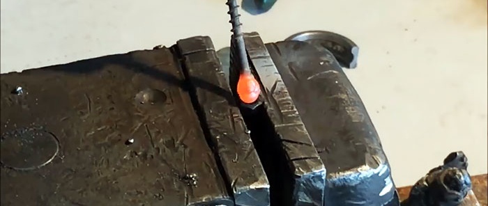 Hvordan lage en drill fra et lager for boring av herdet stål