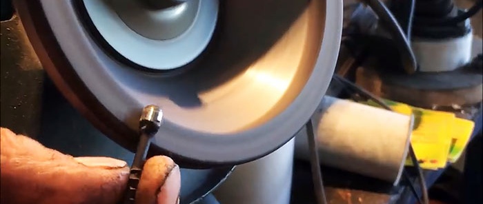 Comment fabriquer une perceuse à partir d'un roulement pour percer de l'acier trempé