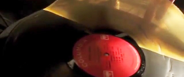 Deep cleaning a vinyl record with glue