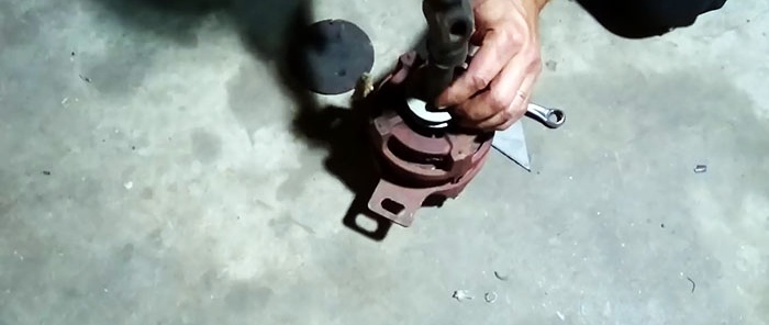 How to remove a press-on pulley from an electric motor and install a drill chuck