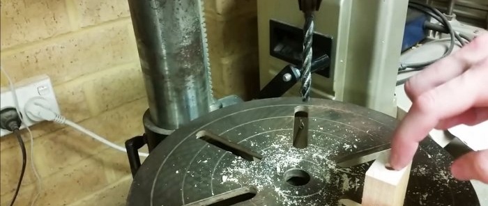 Wie man aus Bausilikon einen Silikonschlauch für eine Kraftstoffleitung herstellt