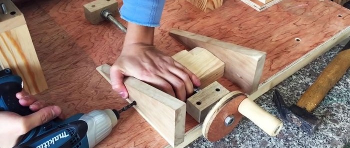 Zelfgemaakte trommelschuur- en kalibreermachine voor hout