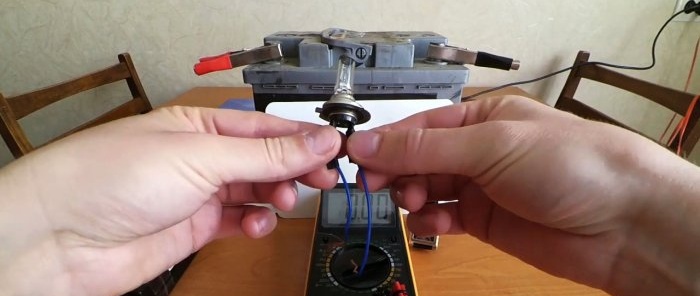 Hur man laddar ett bilbatteri med en bärbar dators strömförsörjning