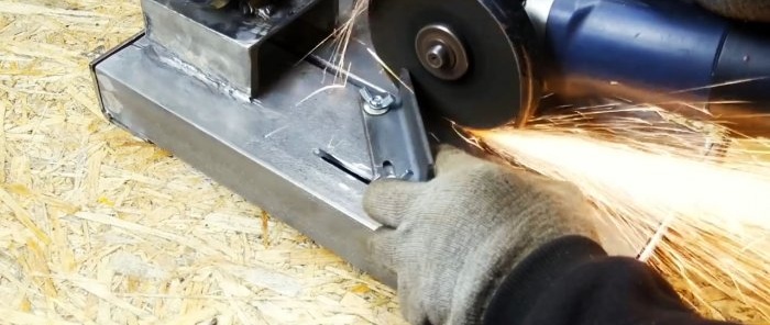 Comment fabriquer un excellent support pour une meuleuse d'angle à partir d'une vieille pompe de voiture