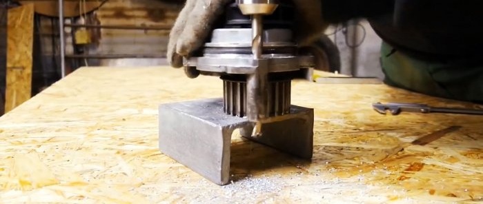 Kako od stare auto pumpe napraviti izvrstan stalak za kutnu brusilicu