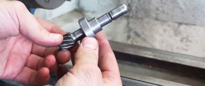 איך להכין מכופף צינורות מגלגל תנופה של מכונית ומתנע של בנדיקס