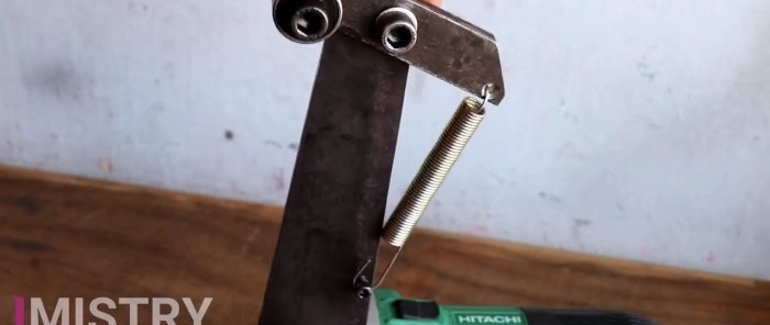 Cómo hacer una lijadora de banda usando una amoladora sin soldar