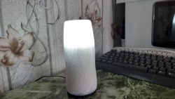 Cum să faci o lampă de masă dintr-o cană veche (cu baterie încorporată)
