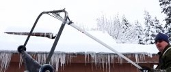 How to make a device for removing snow from a roof