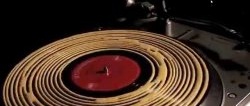 Neteja profunda d'un disc de vinil amb cola