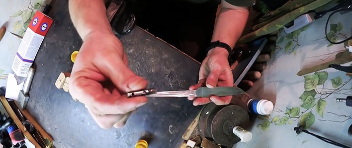 How to make a knife handle from bottle caps