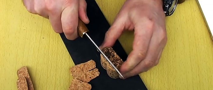 Kako napraviti dršku za nož od čepova za boce