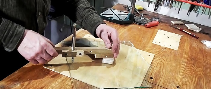 How to cut a circle out of glass