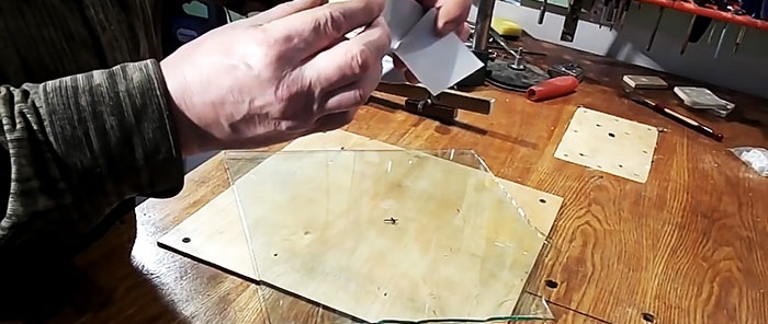 Sådan skærer du en cirkel ud af glas