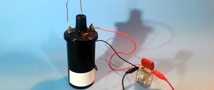 Come realizzare un semplice convertitore ad alta tensione da una bobina di accensione e un relè