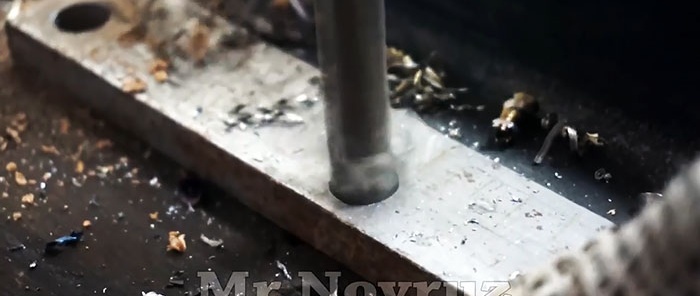 How to make tabletop metal shears from a file