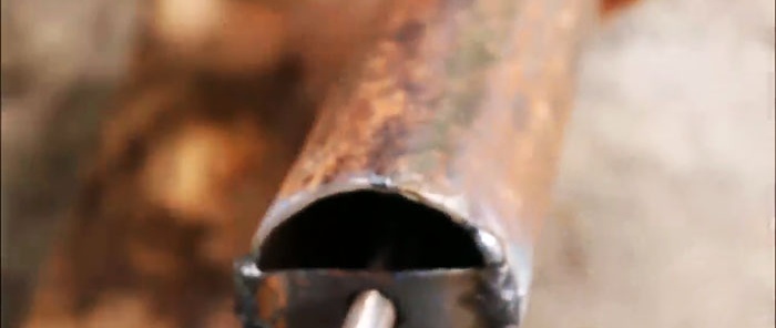 Selbstgebaute Hochleistungspumpe zum Pumpen von Wasser, angetrieben durch einen Winkelschleifer