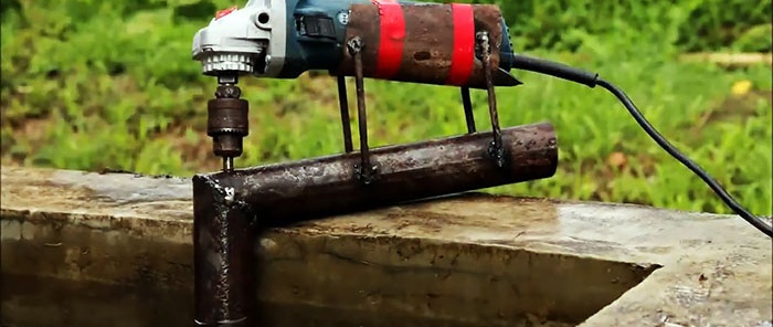 Selbstgebaute Hochleistungspumpe zum Pumpen von Wasser, angetrieben durch einen Winkelschleifer