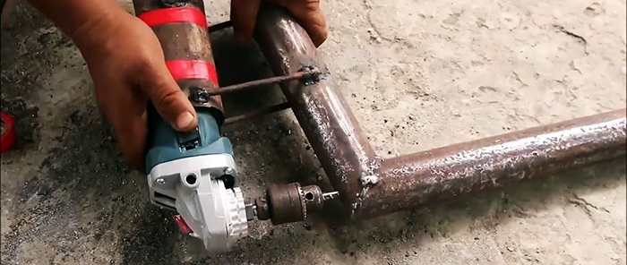 Açılı taşlama makinesiyle çalıştırılan suyu pompalamak için ev yapımı yüksek performanslı pompa