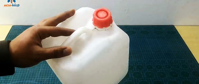 2 useful homemade products from a plastic canister