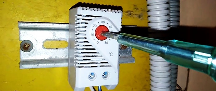 Sistema de calefacció elèctric econòmic per a una habitació petita