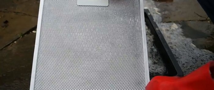 How to quickly clean the hood grille