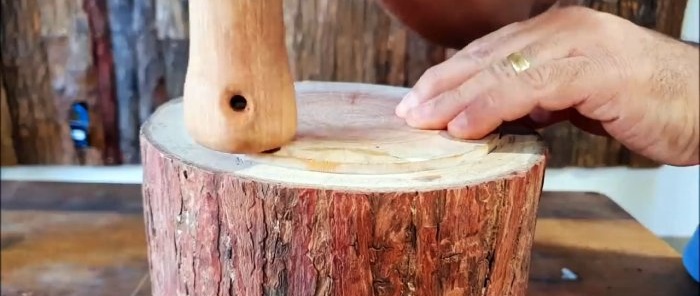 Cómo hacer una caja de pan con un trozo de tronco.
