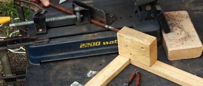 Πώς να φτιάξετε ένα λάκκο φωτιάς από ένα παλιό χείλος τροχού