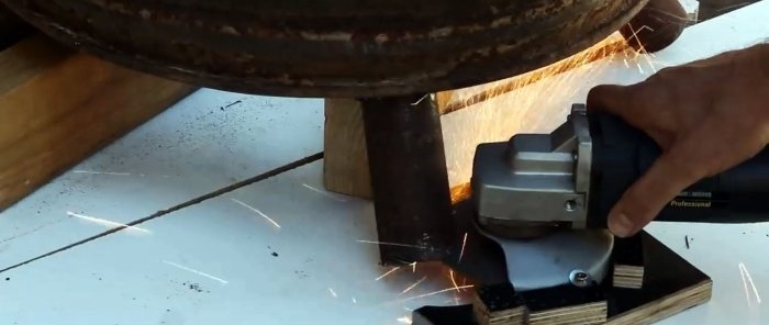Πώς να φτιάξετε ένα λάκκο φωτιάς από ένα παλιό χείλος τροχού
