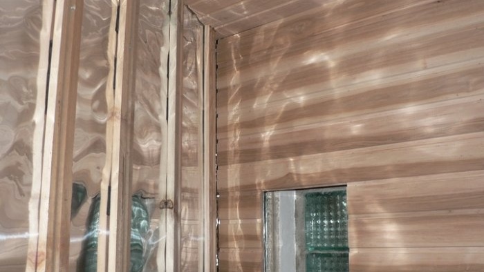 Wbudowana mini sauna w prywatnym domu