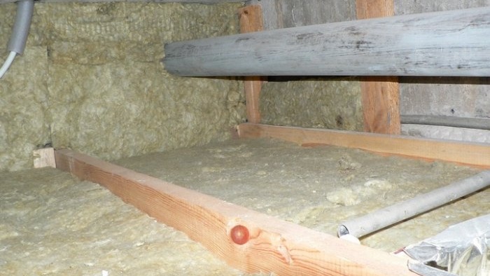 Hvordan man laver en skorsten til et badehus fra kloakrør