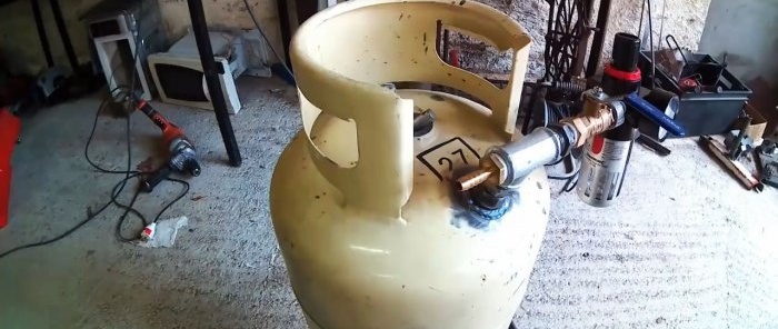 Cómo hacer un chorro de arena con un pequeño cilindro de gas.
