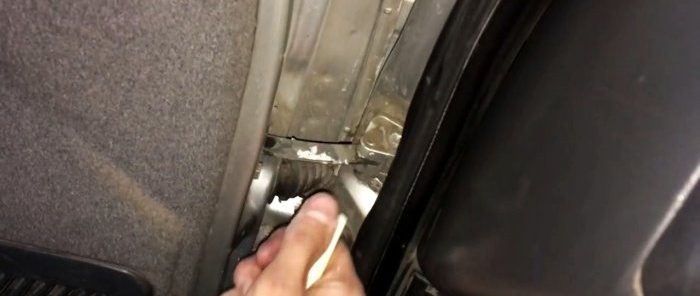 Hogyan emeljünk fel egy megereszkedett ajtót néhány perc alatt bármilyen autón