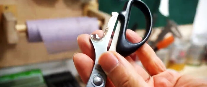 Comment fabriquer un couteau avec des ciseaux cassés